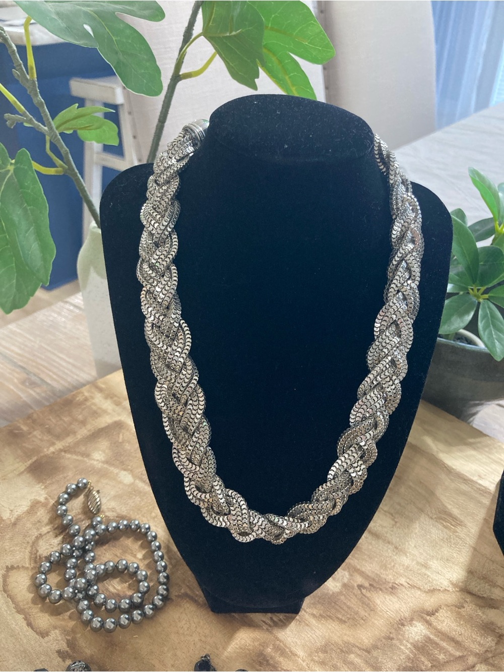 Mixed media - silver tone vintage|modern jewelry bundle - Picture 13 of 16
